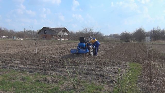 Минитрактор работа с почвофрезой смотреть онлайн