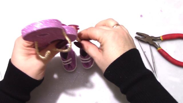 8 топотушка с подарком и букетом. Подарок к 8 марта своими руками @KonfettiMK