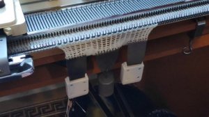 НОВИЧОК - НОВИЧКУ : набор  "косичкой" , ложная резинка и её подгиб на любой вязальной машине.