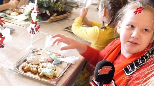 Пряники для хоккеистов. Клуб юного болельщика приготовил "Авангарду" подарки смотреть онлайн