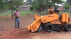 Самоходный измельчитель пней Carlton SP7015