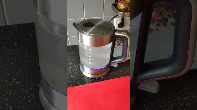 Почистил от накипи топовый чайник Kitfort KT-617! Микрообзор на отличный чайник. смотреть онлайн