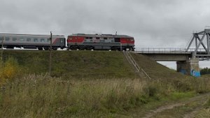 ТЭП70-0569 на мосту через реку Вага, перегон Вельск - Вага, СЖД