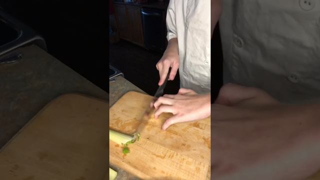 How to cut food safely