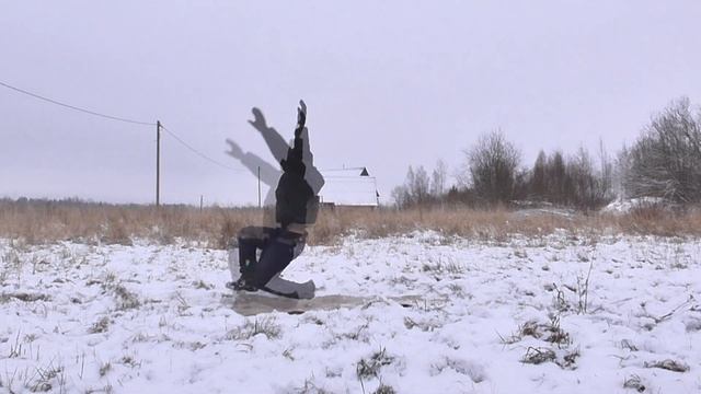 Как правильно падать, что бы не получить травму #гололёд #травмы #лайфхак смотреть онлайн