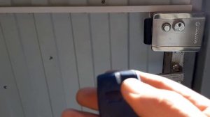 Установка автоматики с открыванием наружу.