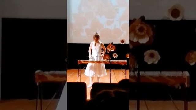 Девочка с моего концерта играет итальянскую польку?? смотреть онлайн