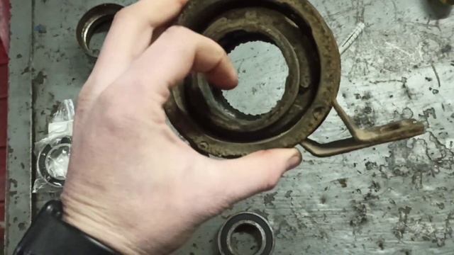 замена подвесного подшипника кардана Ауди 100 с3 quattro, снова) смотреть онлайн