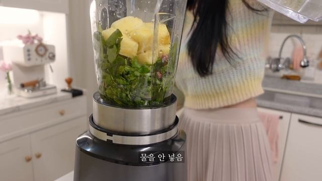 ENG)?순두부 열라면과 매콤한 불닭 파스타 만들고 친구와 함께한 먹방 일상, 도시락 만들기, 김치 비빔국수, 김밥, 파인애플 손질, 감바스, 시금치 파인애플 주스, 짭짤이 토마