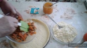 Пирог  Тарт песочный с изюмом и курагой.
