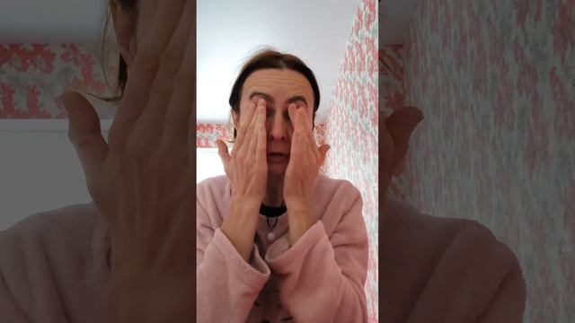 увлажнение кожи, крем для лица #жизньзагородом #делаемсами #дом #жизньсемьи #семья #коттеджи