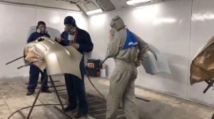 Чтобы освоить профессию авто-маляра к нам приехал ученик из Европы