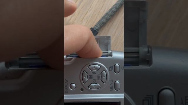 Found my 17 year old 4 megapixel camera again. Let’s see if it still works?! #photography #asmr смотреть онлайн