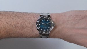 Oris Aquis Date 39.5mm Watch Review | aBlogtoWatch