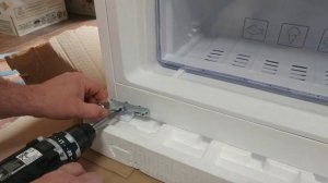 Beko BCNA275E4SN built-in Fridge Freezer. How To Reverse Fridge Freezer  the Doors Opens Direction