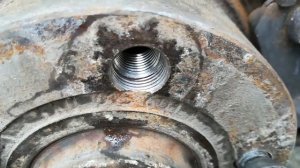 Audi 100 45к восстановление резьбы в ступице