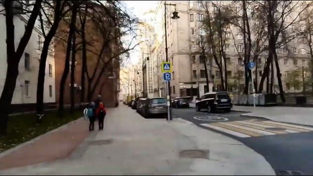 Москва. Прогулка по Ермолаевскому переулку