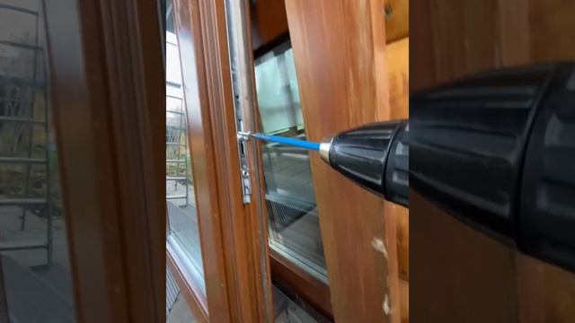 Меняем многозапорный замок на деревянной двухстворчатой двери - пошаговая инструкция смотреть онлайн