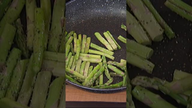 PASTA CON ESPÁRRAGOS Y CEBOLLA