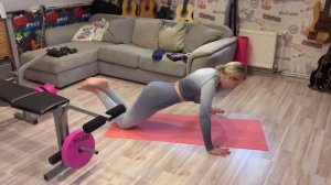 Отжимания с колен