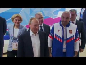 Владимир Путин встретился со спортсменами в Деревне зимней Универсиады-2019