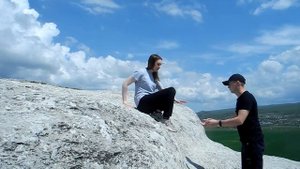 Крым, Бахчисарай, Гора Крокодил близ пос.Красный Мак, яблони в цвету, студёная река Бельбек.