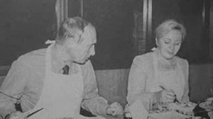 Иван Лусто ест козявки