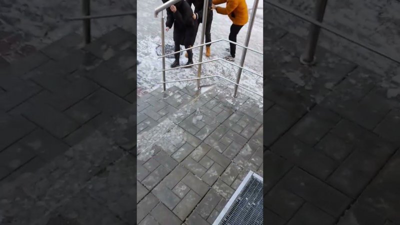в Геленджике гололедица