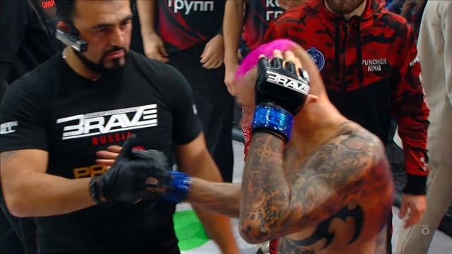 Разъяснения Армена Ананяна по эпизоду с ударом | Brave CF 55 | Okko ММА смотреть онлайн