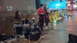 Не школа барабанов.