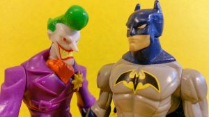 Бэтмен против Джокера Тачки просят помощи Мультики для Детей