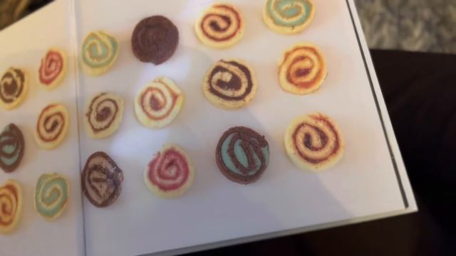 Атмосфера Праздника. Покупки на Рождество и Новый Год. Франция смотреть онлайн