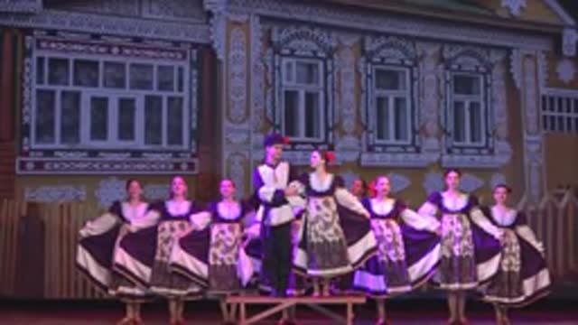 "Скамеечка" - "Народный коллектив" ансамбль танца "РОССИЯНОЧКА"