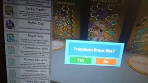 мифическая пчела. новая. в bee swarm simulator.