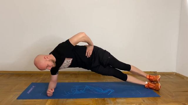 Боковая планка в динамике. Техника выполнения смотреть онлайн