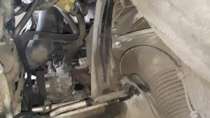 Audi Q 7 3.0. Замена трубки кондиционера.