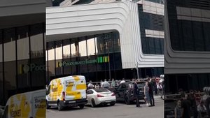 ? В Москва-Сити эвакуация из-за анонимного сообщения об угрозе

Около IQ-квартала и ТЦ Афимолл Сити