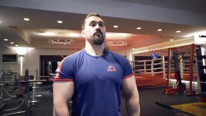 5.6 | Перекрёстные сгибания рук с гантелями (подъем гантелей) "молот" стоя: техника | CAST-IRON