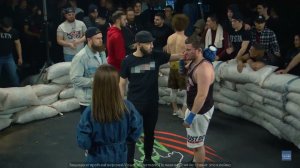 Скандальный пранкер из Воскресенска в поединке c бойцом из Чечни. Смотрим полный бой.