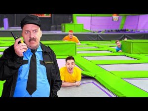 ЭКСТРЕМАЛЬНЫЕ ПРЯТКИ В БАТУТНОЙ АРЕНЕ ОТ ОХРАНЫ !