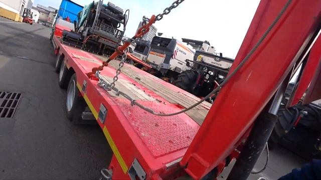 Работа на трале. Перевозка асфальтоукладчика. смотреть онлайн