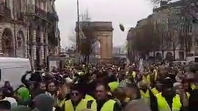 GILET JAUNE Acte 7 Bordeaux ! En force !! On est a peu près 20 !!������