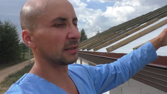 Монтаж металлочерепицы. Пленка гидроизоляции. Обрешетка. ч.2 смотреть онлайн