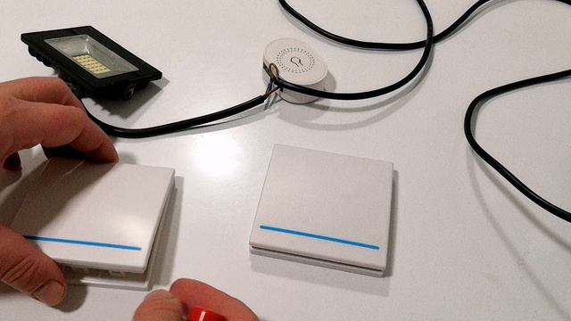 Безпроводной выключатель в деревянном доме! #домизбруса смотреть онлайн