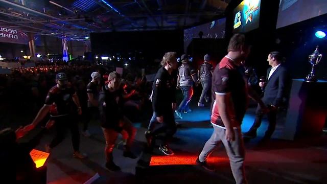 Pasha Pushing Olof - Funny CS:GO Moments смотреть онлайн