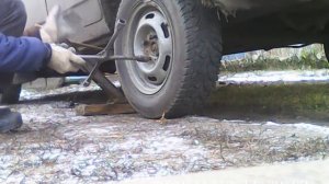 замена колеса на автомобиле. как поменять колесо
