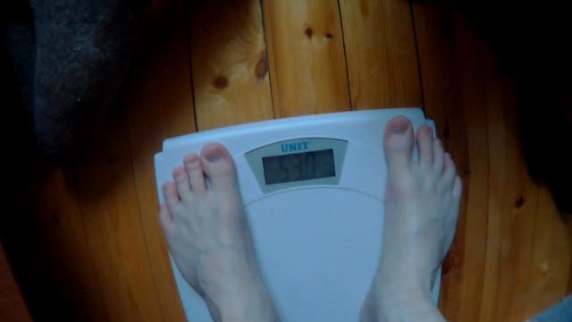 МОЙ ВЕС 53 КГ 600 грамм | НАЧИНАЮ ЖРАТЬ КАК СВИНЬЯ, НАБИРАЮ МАССУ | 13 октября 2019 смотреть онлайн