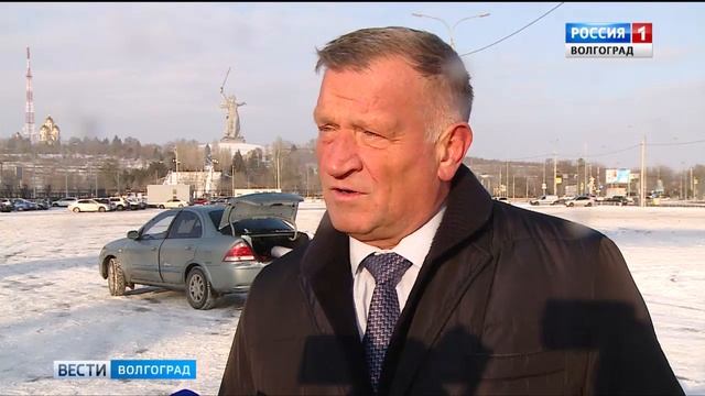 В районы Волгоградской области отправились 29 новых санитарных машин смотреть онлайн