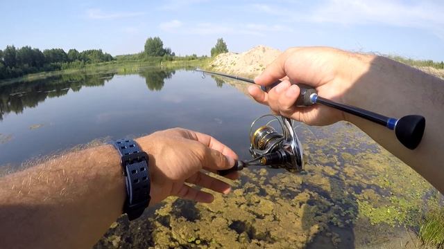 Мормышим в жару краснопёрку на карьере.