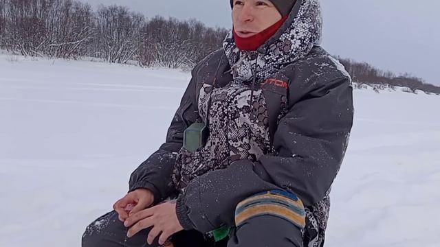 Отличные НОВОСТИ! Вечерний КЛЁВ У ЗЕМЛЯНКИ! Ловим РЫБКУ на РЕКЕ! К заимке за вещами.